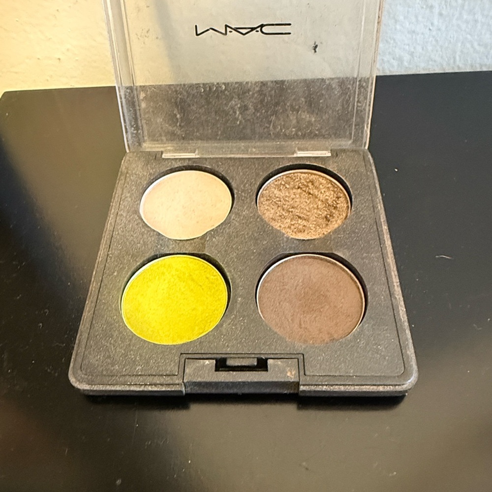 MAC Cosmetics | RARE Quad Eyeshadow Palette & Crushed Metallic Pigment Powders - Picture 3 of 11